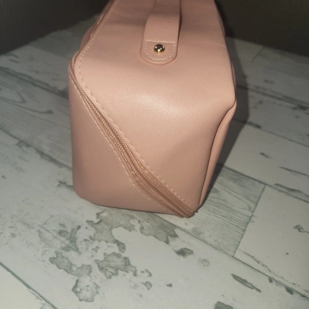 Blush Cosmetic Case Rose Of No Man's Land NWOT